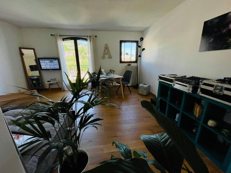 Superbe Appartement Sur Ванс Экстерьер фото